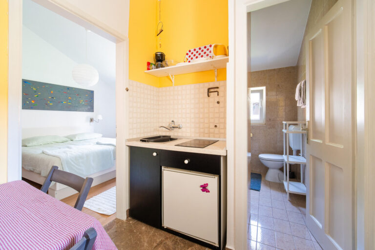 SeaSoul Art Apartments Zaton Mali Dubrovnik Kitchen and Bedroom
